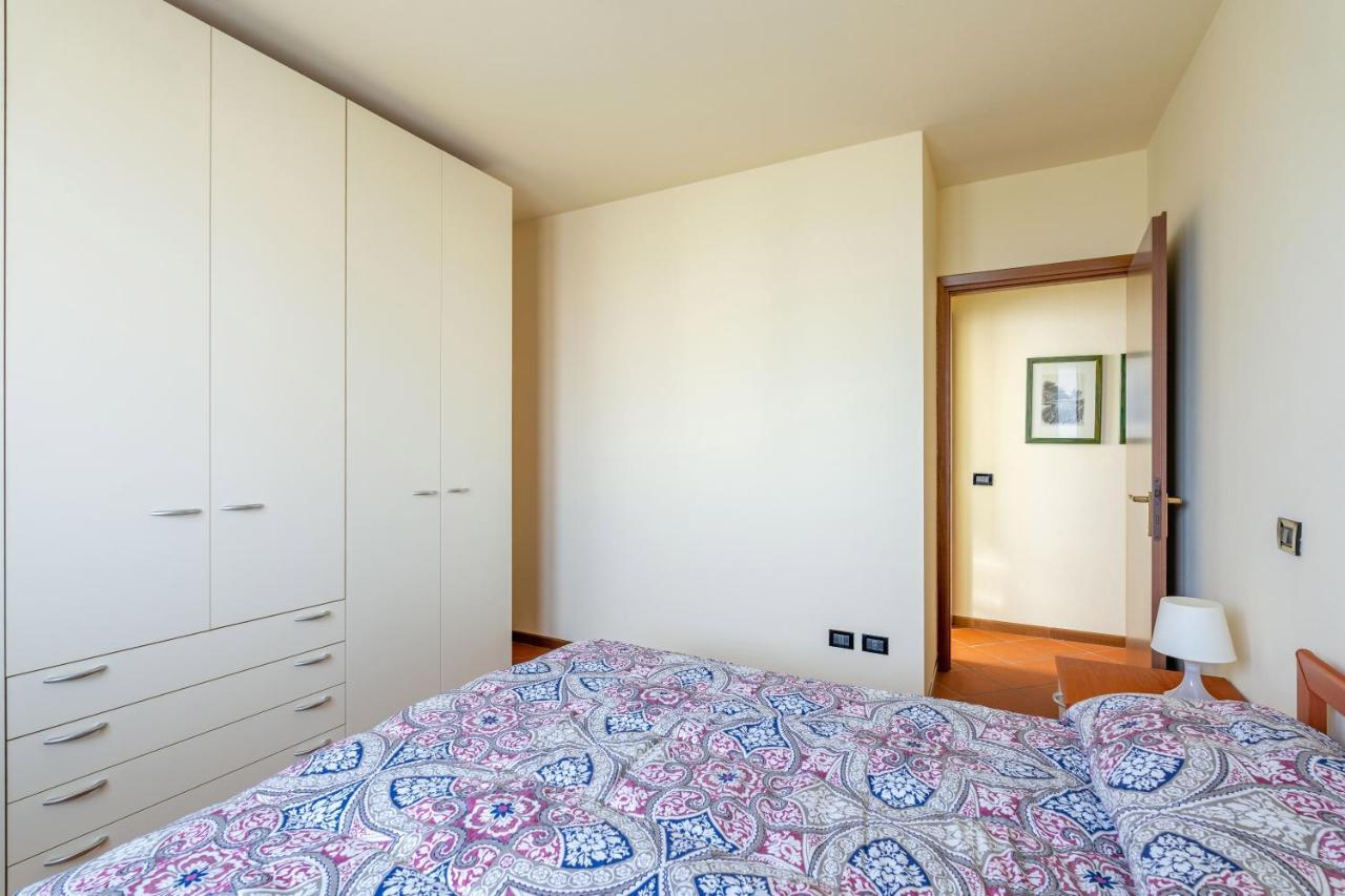 Pool - Marge Apartment - By Host4U Padenghe sul Garda Exterior foto